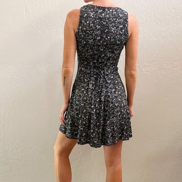 Vintage 1990's Black Floral Pearl Button Up Sleeveless Mini Dress - Picture 4 of 5
